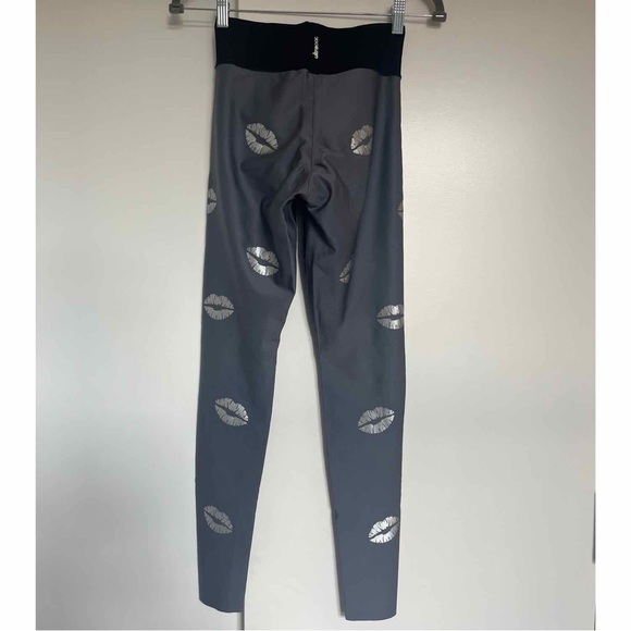 Ultracor “Makeout” Silver Kiss Print High Rise Leggings - Picture 3 of 4